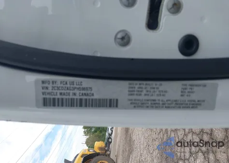 2023 Dodge Challenger Sxt z USA, uszkodzony, nr VIN 2C3CDZAG3PH596975